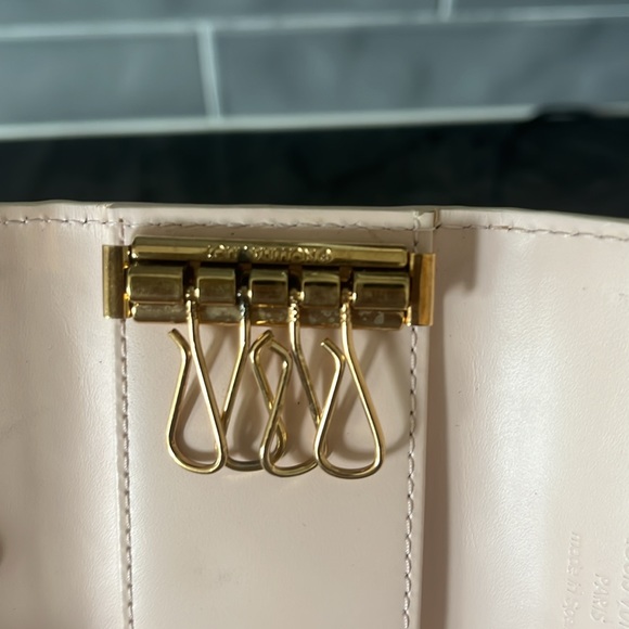 Louis Vuitton Vernis key case. - Picture 6 of 9